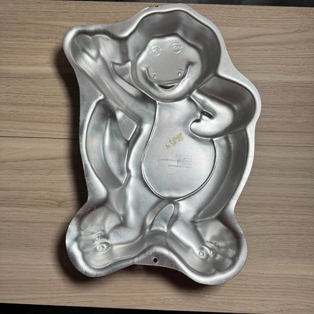 Wilton Barney Cake Pan Kids OS Silver Good Vintage 1993 Aluminum 2105-6713